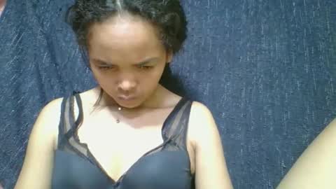 rosia685234 online show from April 17, 2026, 7:06 pm