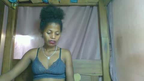 Snapshot of rosiahot1 chatting on March 4, 2025, 9:43 pm rosia online show from March 4, 2025, 9:43 pm