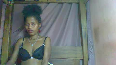 Snapshot of rosiahot1 chatting on March 6, 2025, 12:10 am rosia online show from March 6, 2025, 12:10 am