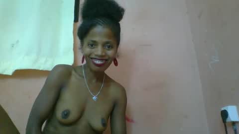 Snapshot of rosiahot1 chatting on March 10, 2025, 2:48 pm rosia online show from March 10, 2025, 2:48 pm