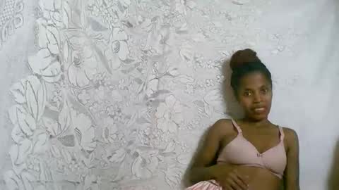 Snapshot of rosiahot1 chatting on September 19, 2025, 11:33 am rosia online show from September 19, 2025, 11:33 am