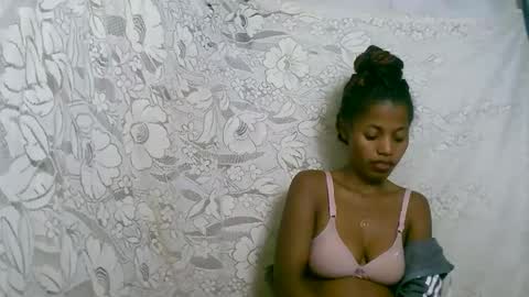 Snapshot of rosiahot1 chatting on November 13, 2025, 2:32 am rosia online show from November 13, 2025, 2:32 am