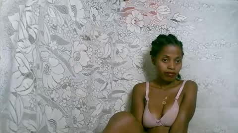 Snapshot of rosiahot1 chatting on November 17, 2025, 2:45 pm rosia online show from November 17, 2025, 2:45 pm