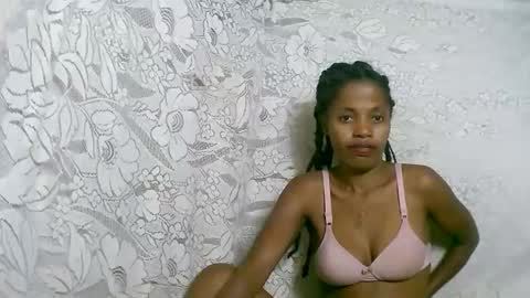 Snapshot of rosiahot1 chatting on November 18, 2025, 2:50 am rosia online show from November 18, 2025, 2:50 am