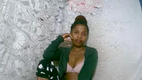 Snapshot of rosiahot1 chatting on November 28, 2025, 2:47 am rosia online show from November 28, 2025, 2:47 am