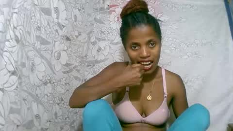 Snapshot of rosiahot1 chatting on November 30, 2025, 2:54 pm rosia online show from November 30, 2025, 2:54 pm