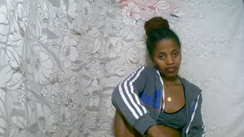 Snapshot of rosiahot1 chatting on December 1, 2025, 3:17 pm rosia online show from December 1, 2025, 3:17 pm