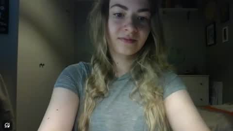 Snapshot of rosie_june chatting on July 23, 2026, 6:44 am Rosie online show from July 23, 2026, 6:44 am