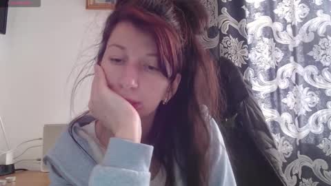 RosieHayes online show from November 15, 2025, 9:06 am
