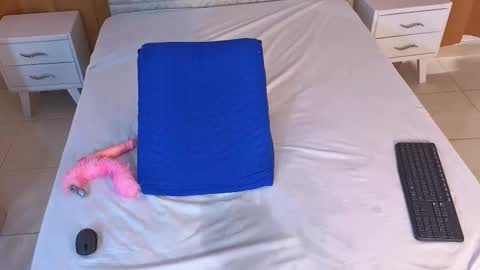 rossane_luxe online show from March 6, 2026, 5:09 pm