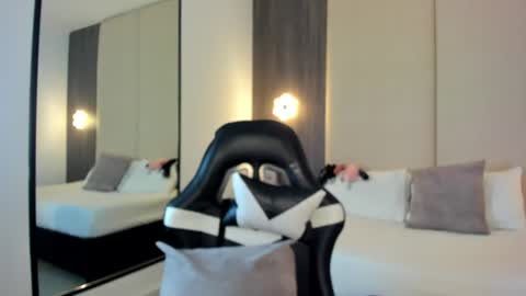 Snapshot of rosse_her chatting on July 1, 2026, 6:07 pm R O S S E online show from July 1, 2026, 6:07 pm