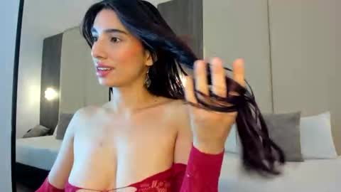 Snapshot of rosse_her chatting on July 3, 2026, 11:38 am R O S S E online show from July 3, 2026, 11:38 am