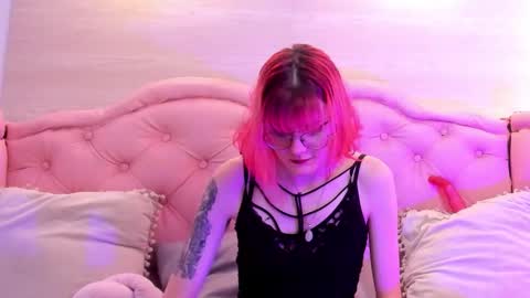 Snapshot of rossiie_hunt_ chatting on September 26, 2025, 5:39 pm rossiie_hunt_ online show from September 26, 2025, 5:39 pm