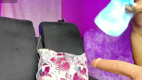 rossluu online show from July 15, 2026, 2:17 am