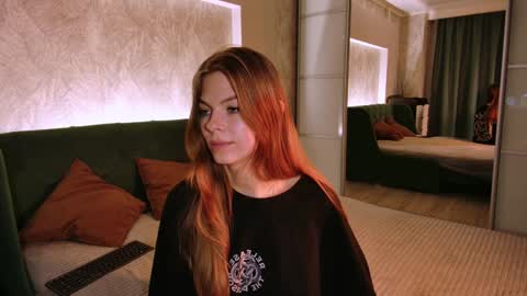 rosy_black_ online show from December 7, 2024, 8:11 am