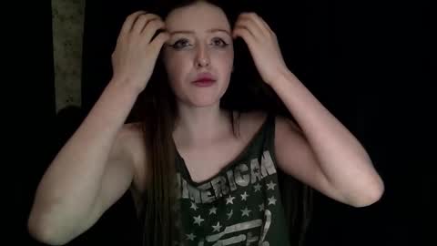 rosy_petal online show from January 7, 2026, 5:59 pm