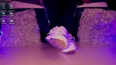 rosyejones online show from November 20, 2025, 3:07 am