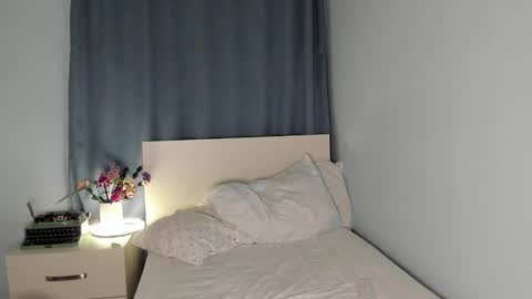 roter_rita online show from January 7, 2025, 1:28 am