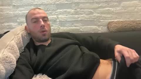 rotteei1 online show from March 29, 2026, 10:15 am