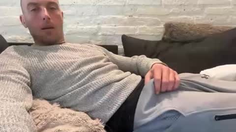 rotteei1 online show from April 11, 2026, 10:08 am