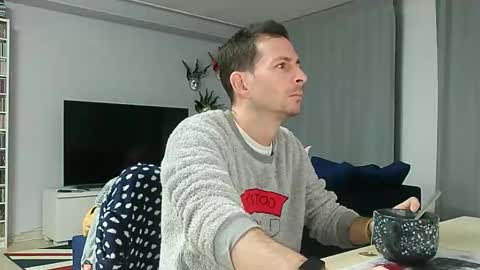 roubarixx online show from December 4, 2025, 8:12 am