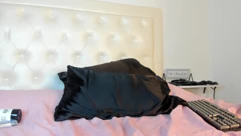 rouse_sexy_hotxx77 online show from April 9, 2026, 6:19 am