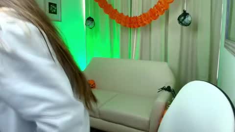 Rousee online show from October 31, 2025, 2:29 pm