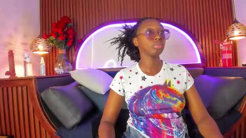 rouselux online show from March 6, 2026, 4:25 pm