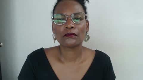 luxa online show from February 20, 2025, 4:46 pm