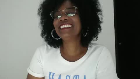 luxa online show from October 22, 2025, 1:33 pm