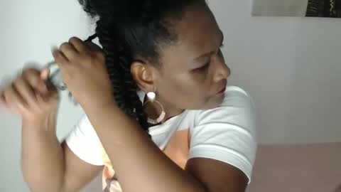 luxa online show from April 21, 2026, 1:28 pm