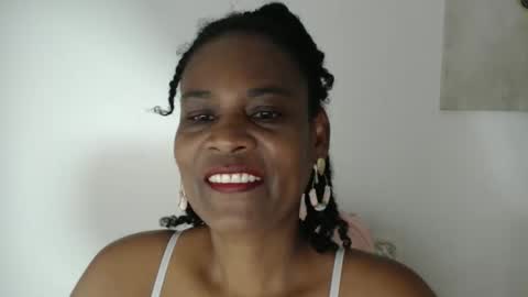 luxa online show from April 22, 2026, 12:39 pm