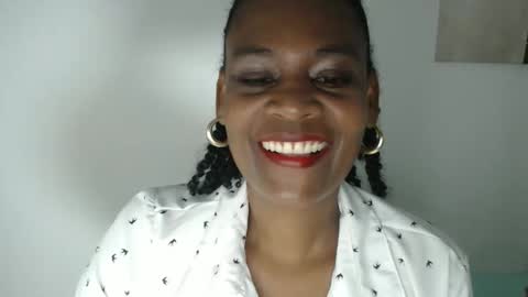 Snapshot of roushlove chatting on April 24, 2026, 1:13 pm luxa online show from April 24, 2026, 1:13 pm