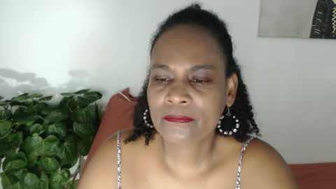 Snapshot of roushlove chatting on May 12, 2026, 5:21 pm luxa online show from May 12, 2026, 5:21 pm