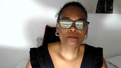 Snapshot of roushlove chatting on May 31, 2026, 7:59 pm luxa online show from May 31, 2026, 7:59 pm