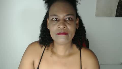 Snapshot of roushlove chatting on June 2, 2026, 8:05 am luxa online show from June 2, 2026, 8:05 am
