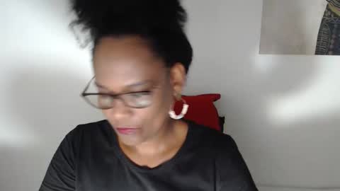 Snapshot of roushlove chatting on June 3, 2026, 9:12 am luxa online show from June 3, 2026, 9:12 am