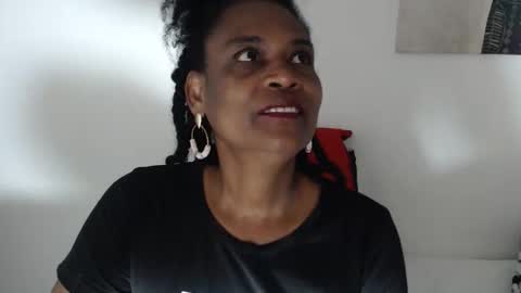 Snapshot of roushlove chatting on June 3, 2026, 4:12 pm luxa online show from June 3, 2026, 4:12 pm