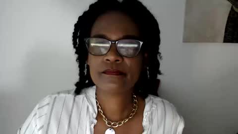 Snapshot of roushlove chatting on June 6, 2026, 9:25 am luxa online show from June 6, 2026, 9:25 am