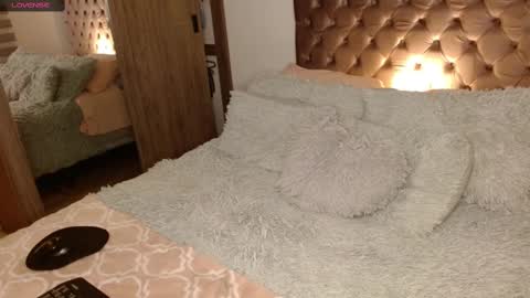 Rouss marie henao  online show from March 9, 2025, 1:46 am