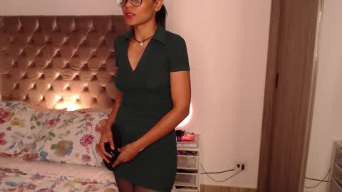 Rouss marie henao  online show from March 3, 2026, 10:59 pm