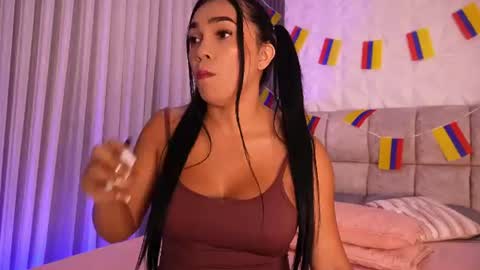 Snapshot of rousse_coup chatting on June 25, 2026, 7:18 pm Rosse and Miller online show from June 25, 2026, 7:18 pm