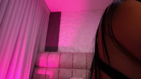 Snapshot of rousse_coup chatting on August 5, 2026, 7:17 pm Rosse and Miller online show from August 5, 2026, 7:17 pm