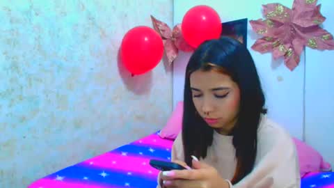 rousse_violet online show from February 18, 2025, 12:15 am