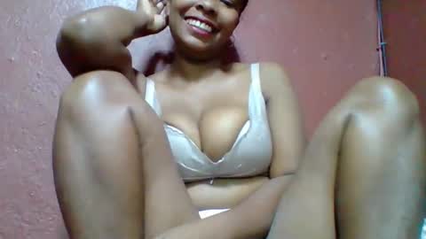 rovaelyah online show from October 4, 2025, 6:44 am