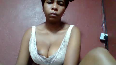 rovaelyah online show from February 4, 2026, 2:28 am