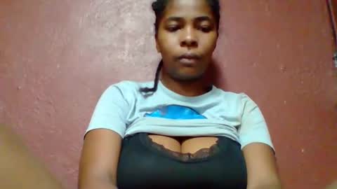 rovaelyah online show from April 21, 2026, 2:51 am