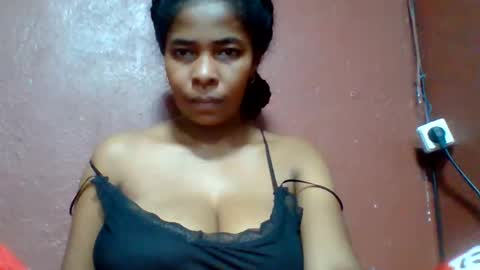 Snapshot of rovaelyah chatting on April 25, 2026, 4:48 am rovaelyah online show from April 25, 2026, 4:48 am