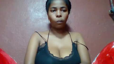 Snapshot of rovaelyah chatting on April 27, 2026, 6:44 am rovaelyah online show from April 27, 2026, 6:44 am