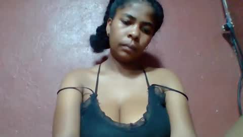 Snapshot of rovaelyah chatting on April 28, 2026, 3:00 am rovaelyah online show from April 28, 2026, 3:00 am